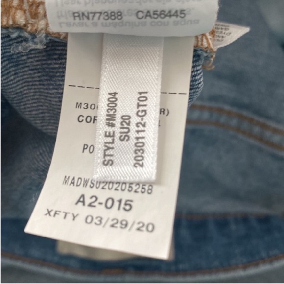 Madewell Classic Straight Distressed Light Wash Jeans
Size 27 - Picture 11 of 15